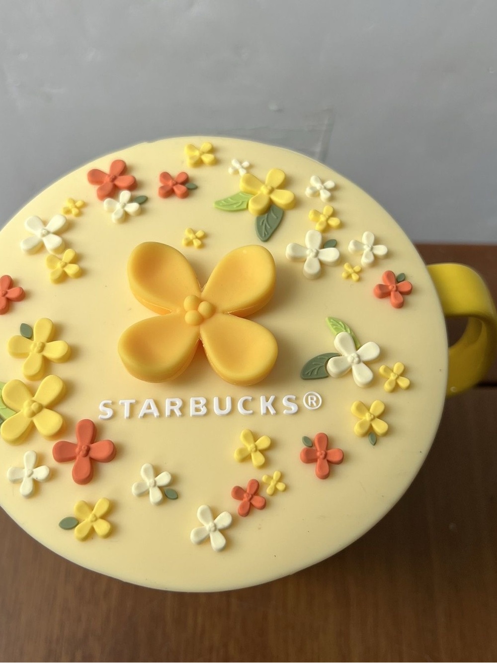 Starbucks Yellow Floral Silicone Mug Lid with Multicolor Flowers